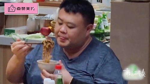 上海网红吃瓜老太太是谁,她为何成为网络红人？