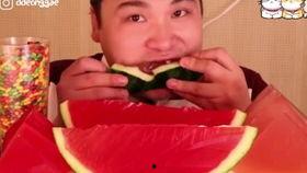 情侣网红吃瓜表情包图片